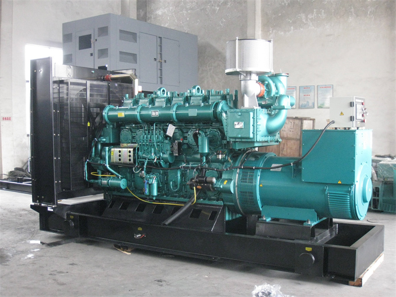 衡阳200KW 柴油发电机的油耗是多少？